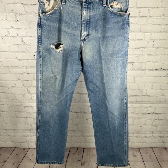VTG Wrangler Light Wash Blue Denim Distressed Jeans USA Made 13 MWZ (34x29) - Picture 1 of 13